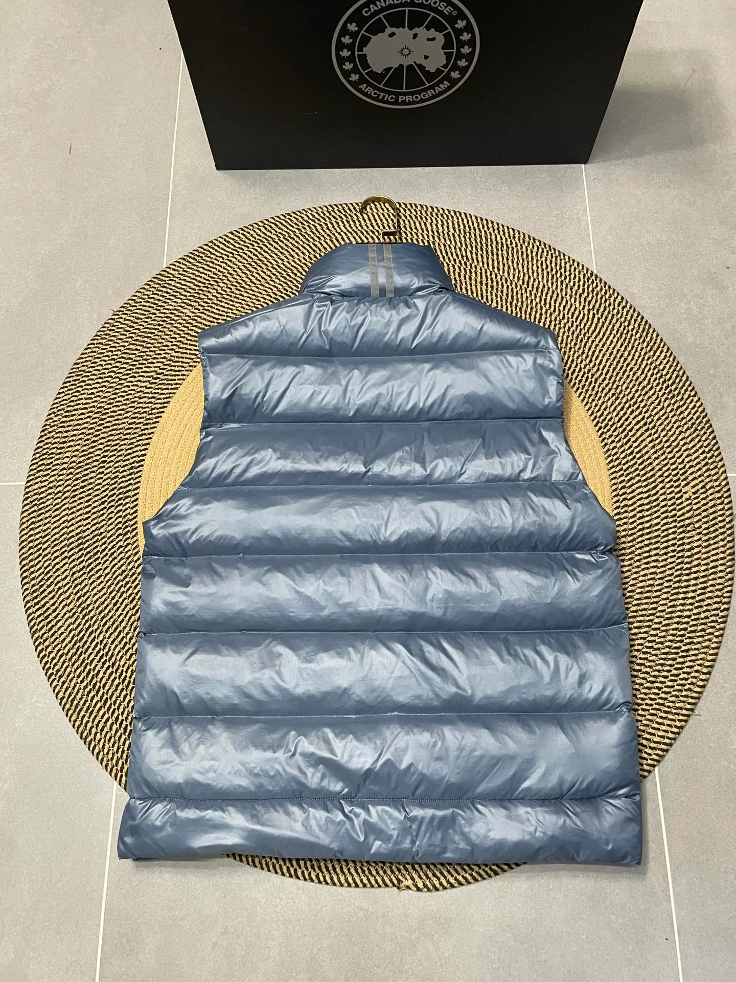 P560 Canadian brand CanadaGoose men's and women's CROFTON lightweight down vest 2229M DWR water-repellent treatment WindWall windproof fabric 700 fleece filling original mold opening details one to one production The upper body effect is stunning Exclusively available on the Xiaohongshu purchasing platform The highest version on the market Size: XS S M L XL XXL